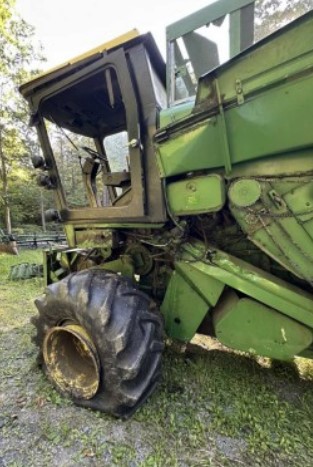 1981 John Deere 6620 Side Hill Combine - Image 5