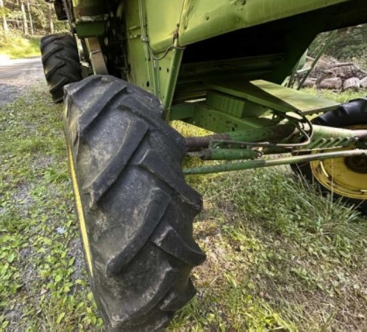 1981 John Deere 6620 Side Hill Combine - Image 6