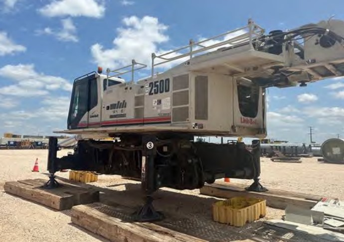 2020 Link Belt TCC-2500 Crawler Crane - Image 4