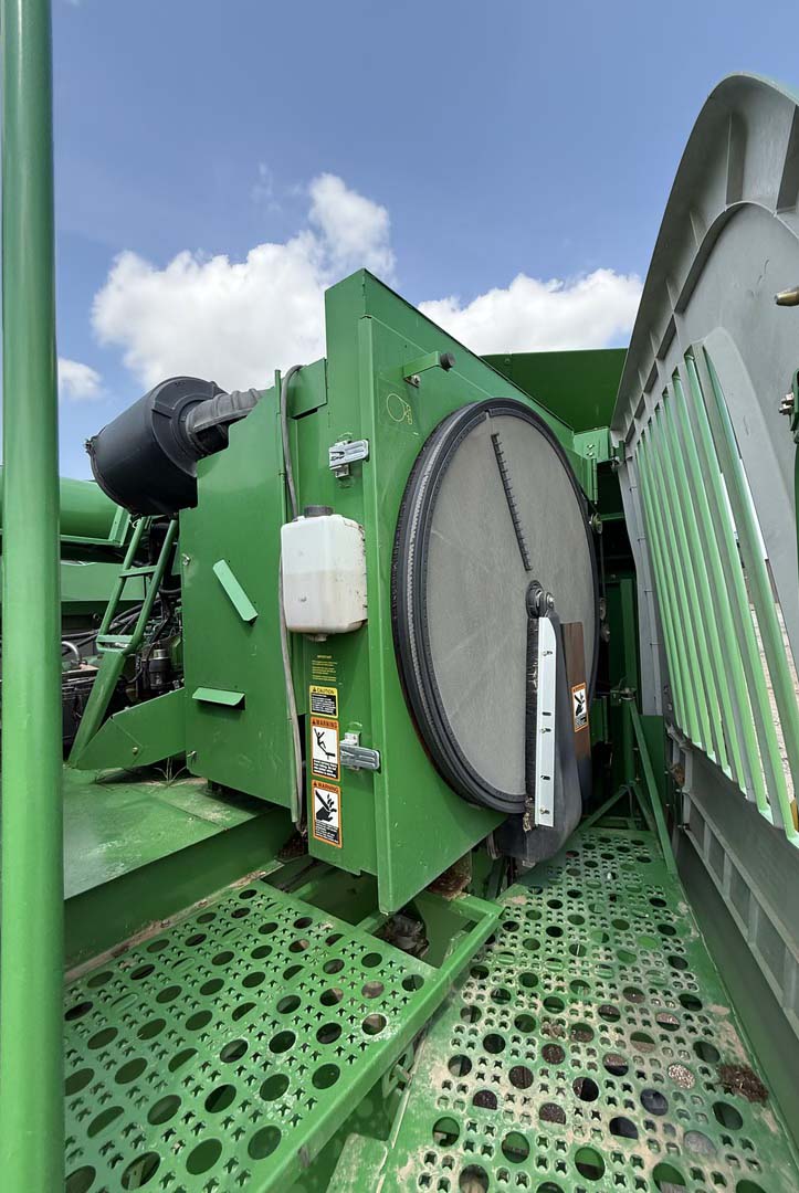 2006 John Deere 9660 STS Combine - Image 4