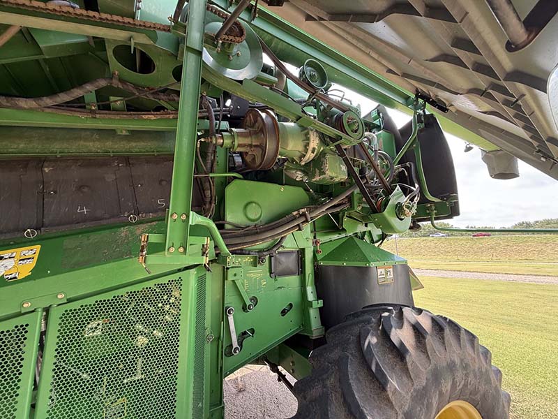 2006 John Deere 9660 STS Combine - Image 2