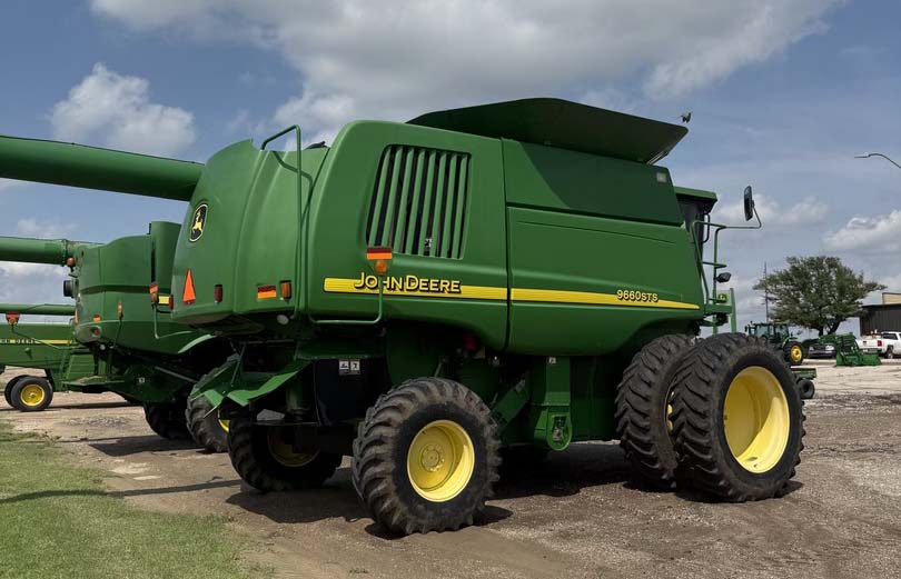 2006 John Deere 9660 STS Combine