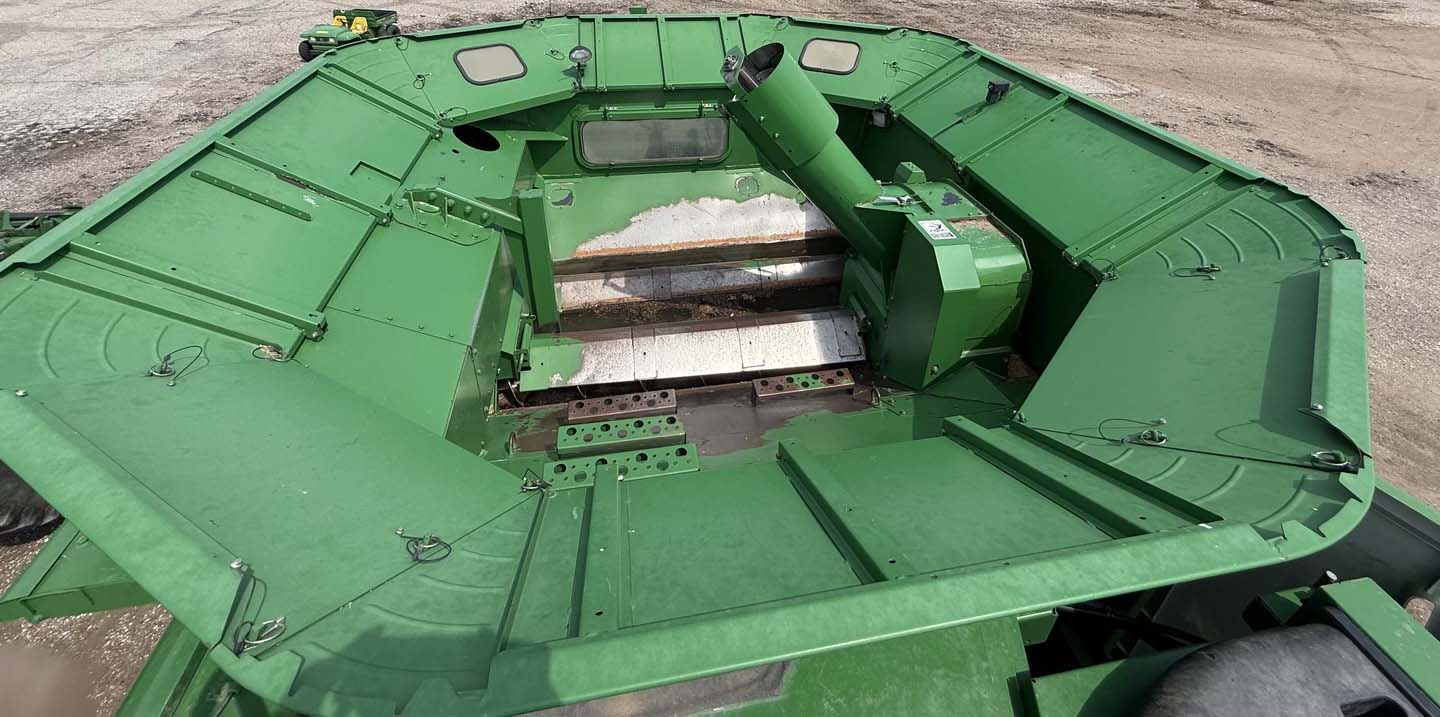 2006 John Deere 9660 STS Combine - Image 11