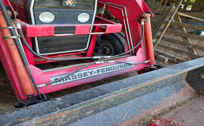 2000 Massey Ferguson 243 Tractor - Image 2