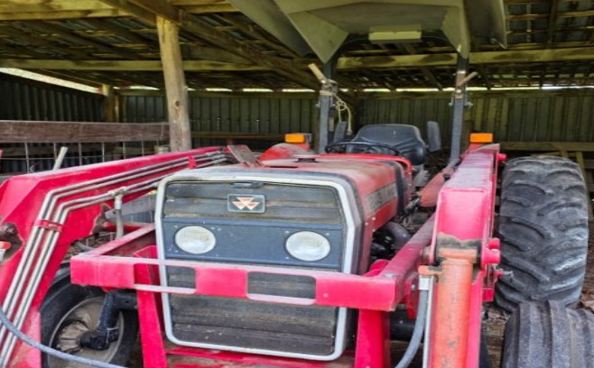 2000 Massey Ferguson 243 Tractor - Image 3