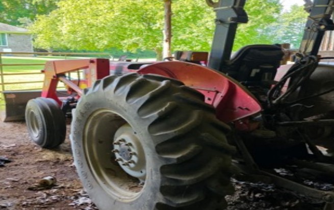 2000 Massey Ferguson 243 Tractor - Image 4