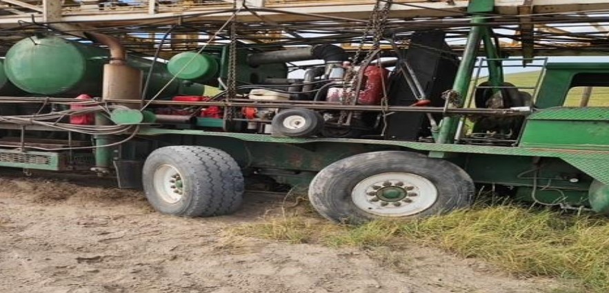 1982 Hopper Workover Rig - Image 10