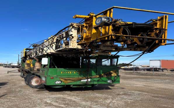 1982 Hopper Workover Rig - Image 4