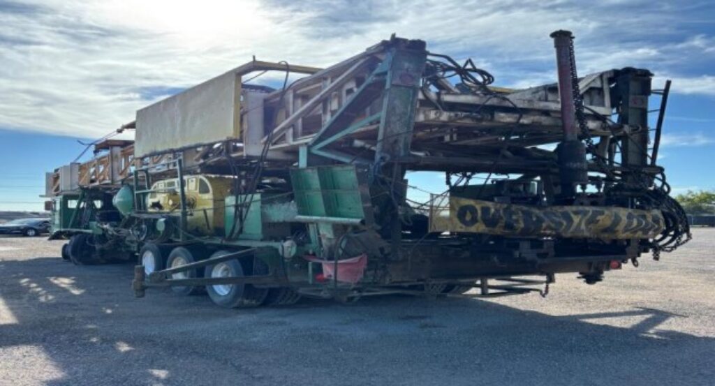 [Auction]: 1982 Hopper Workover Rig | VIN: GXXTA1049 | damaged | CAG