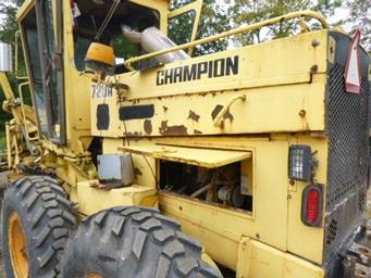 1989 Champion 720A Motor Grader - Image 11
