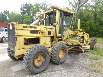 1989 Champion 720A Motor Grader - Image 4