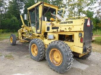 1989 Champion 720A Motor Grader - Image 6