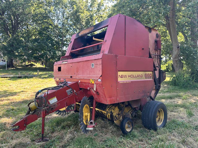 1995 New Holland 660 Baler - Image 2