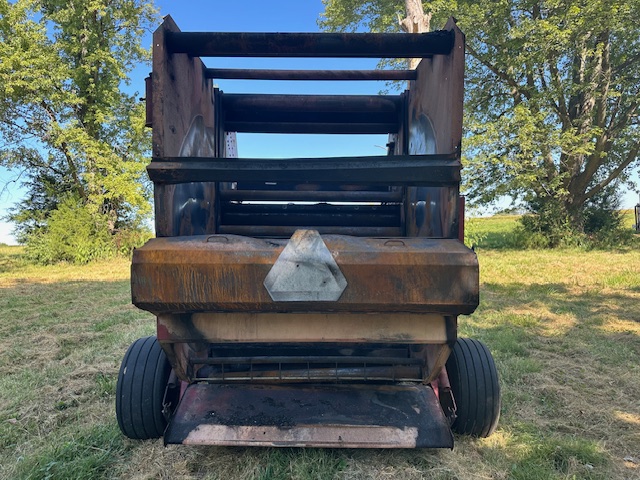 1995 New Holland 660 Baler - Image 4