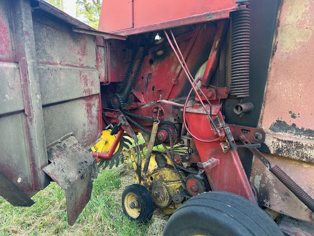 1995 New Holland 660 Baler - Image 6