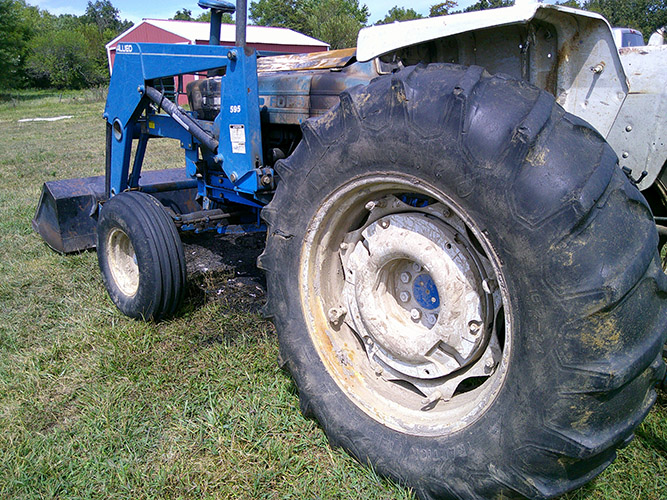 1997 Ford 7600 Tractor - Image 11