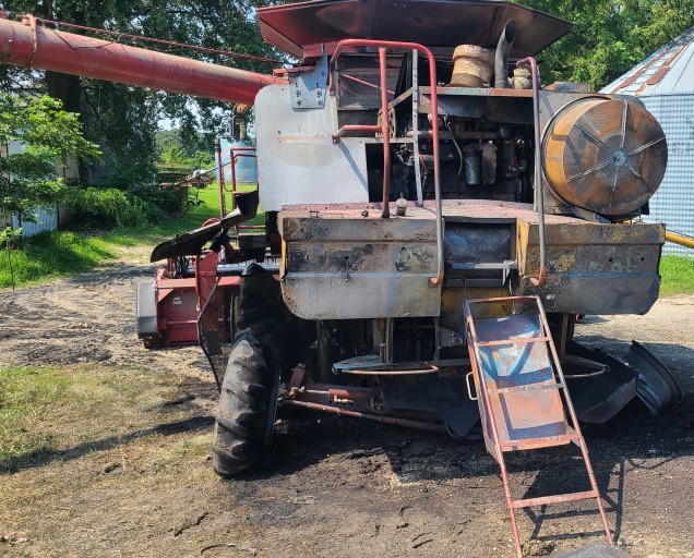 1999 Case IH 2366 Combine - Image 6
