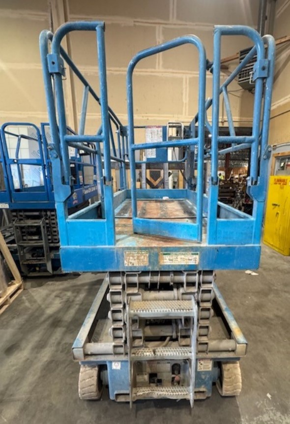 2000 Genie GS-3246 Scissor Lift - Image 3