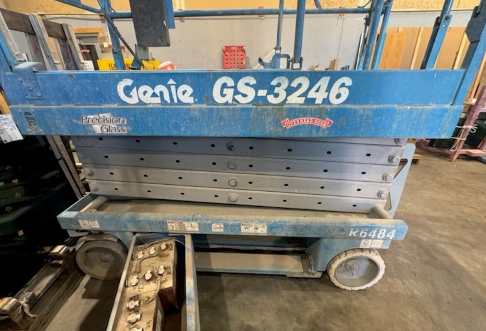 2000 Genie GS-3246 Scissor Lift - Image 4
