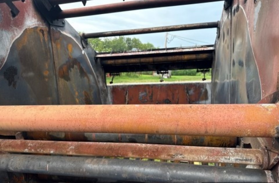 2012 Vermeer 605 Super M Baler - Image 12