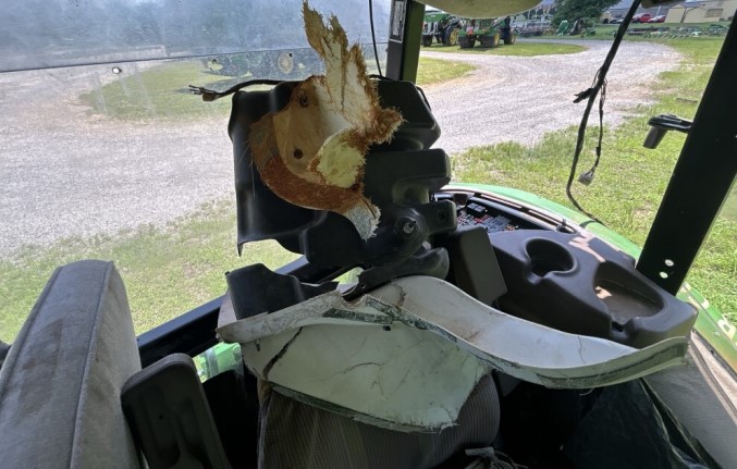 2012 John Deere 6115D Tractor - Image 19