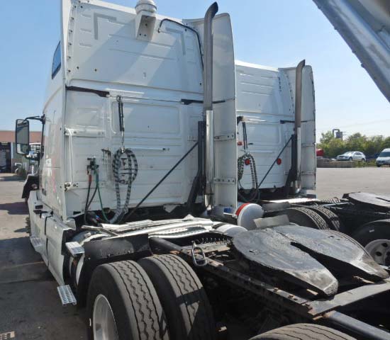 2013 Volvo VNL670 - Image 3