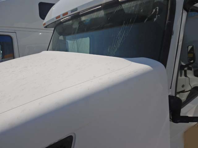 2013 Volvo VNL670 - Image 6