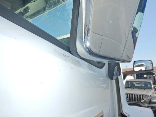 2013 Volvo VNL670 - Image 7