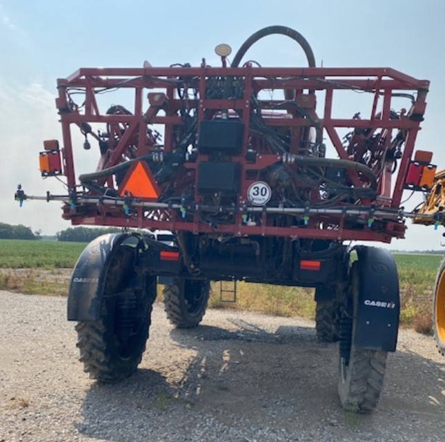 2014 Case IH 4430 Sprayer - Image 2