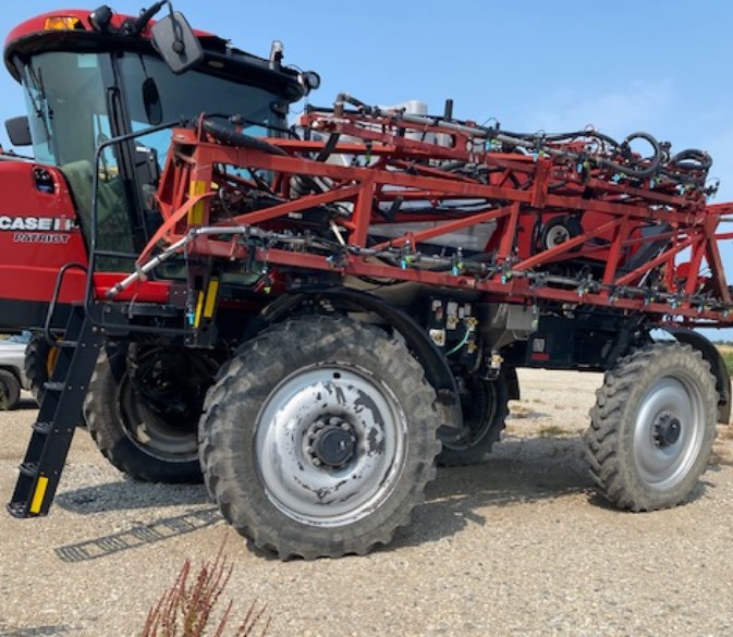 2014 Case IH 4430 Sprayer - Image 3
