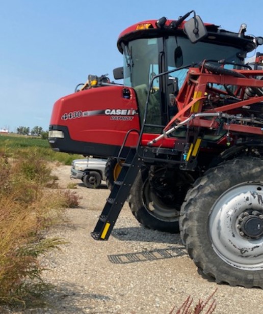 2014 Case IH 4430 Sprayer - Image 4