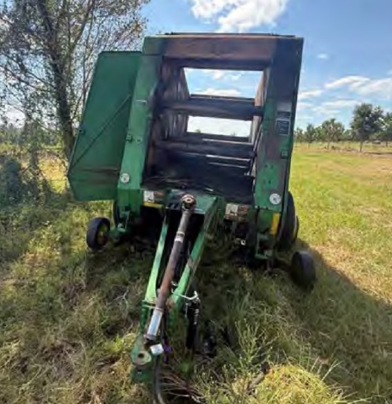 2015 John Deere 469 Baler - Image 2