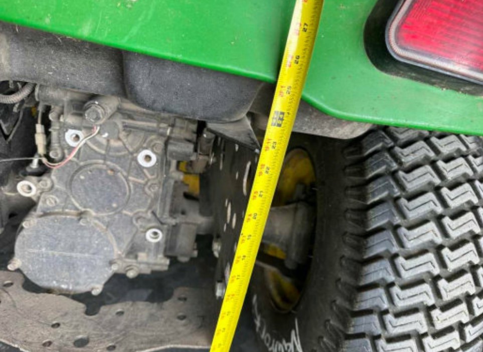 2017 John Deere X754 Tractor - Image 7