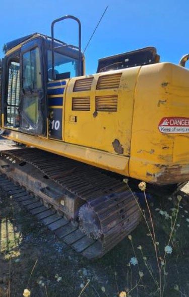2017 Komatsu PC210 LC Excavator - Image 4