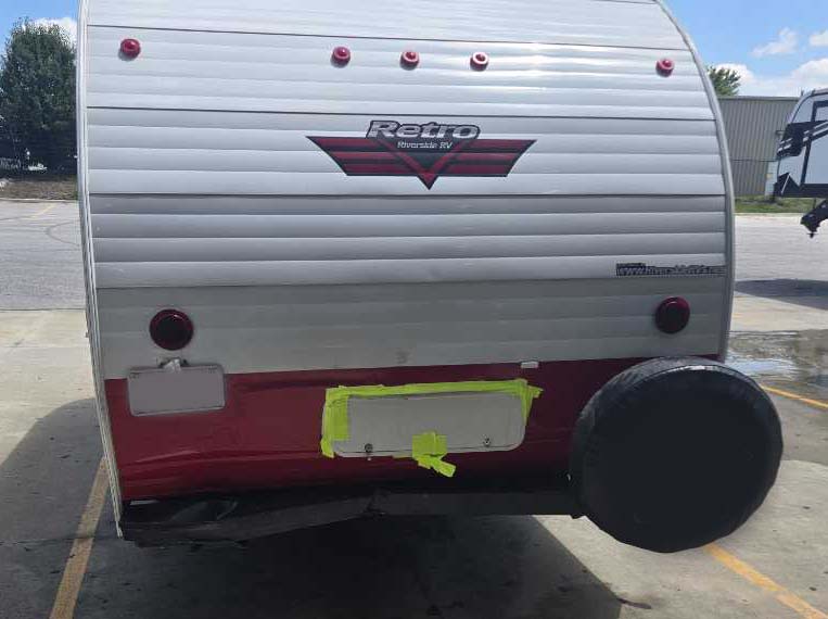 2017 Riverside Retro Camper - Image 10