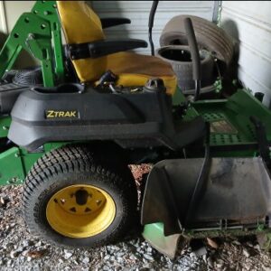 2022 John Deere Z735E 60 Zero Turn Mower