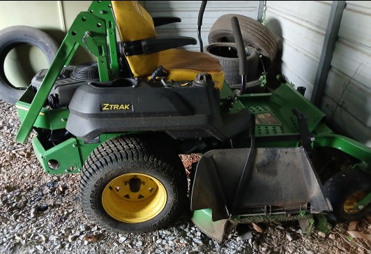 2022 John Deere Z735E 60 Zero Turn Mower