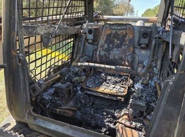 2025 Takeuchi TL 12V2 Skid Steer - Image 11