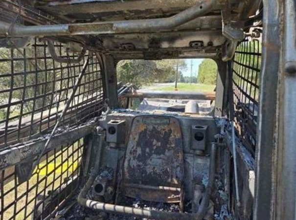 2025 Takeuchi TL 12V2 Skid Steer - Image 12