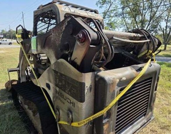 2025 Takeuchi TL 12V2 Skid Steer - Image 6