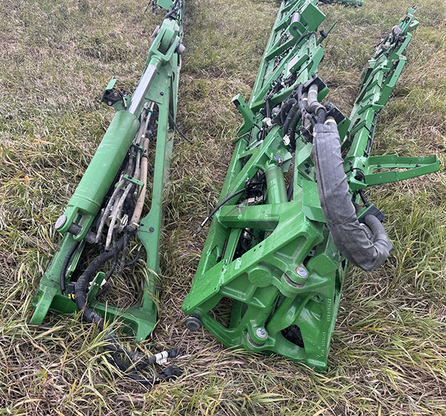 2025 John Deere 616R Sprayer - Image 11