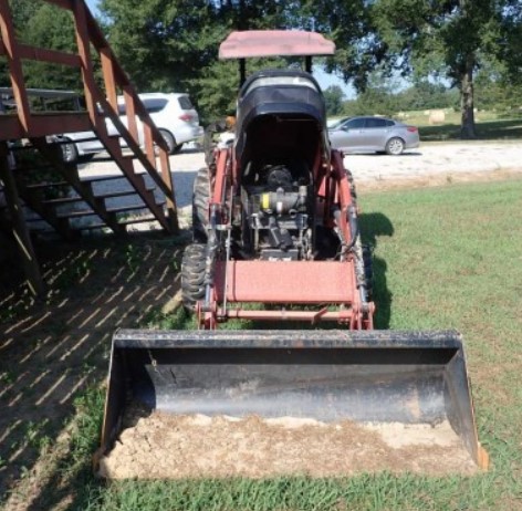 Case IH Farmall 30C Tractor - Image 2