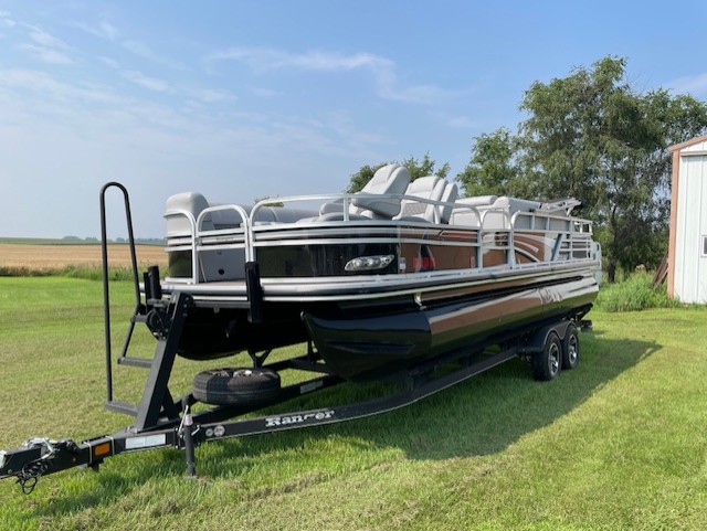 2023 Ranger 220FC 22’ Pontoon Boat