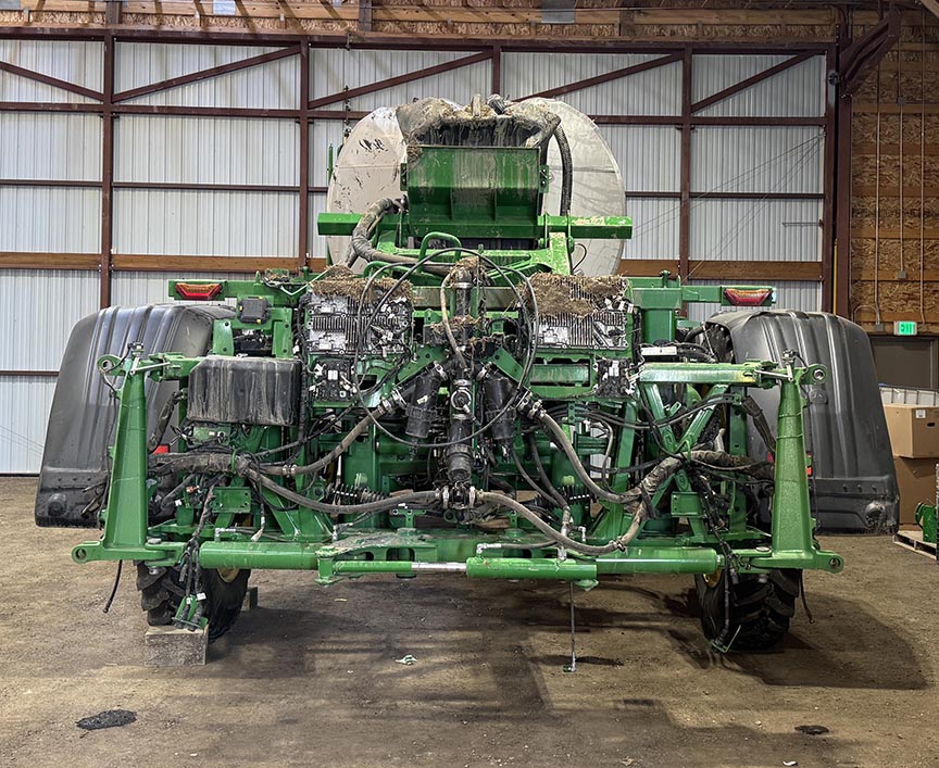 2025 John Deere 616R Sprayer - Image 2