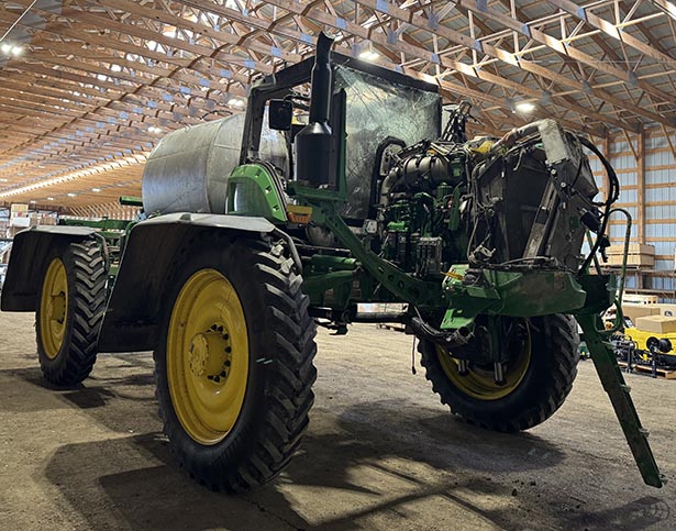 2025 John Deere 616R Sprayer - Image 5