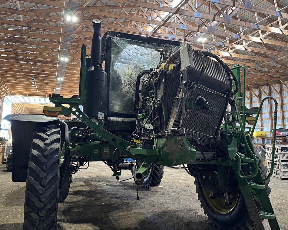 2025 John Deere 616R Sprayer - Image 6