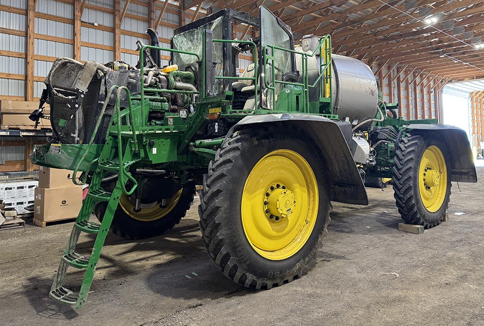 2025 John Deere 616R Sprayer - Image 8