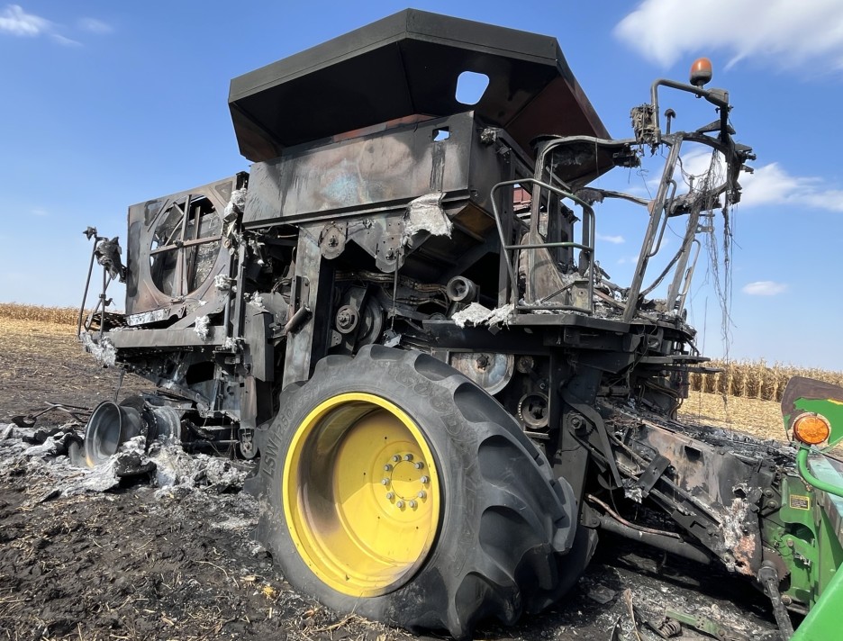 2021 John Deere S680 Combine/2014 John Deere 608C Corn Header