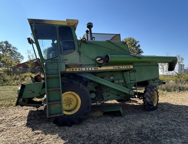 1978 John Deere 7700 Turbo Combine