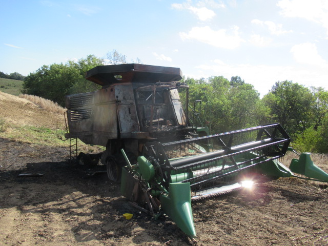 1992 John Deere 9400 Combine and Header - Image 6